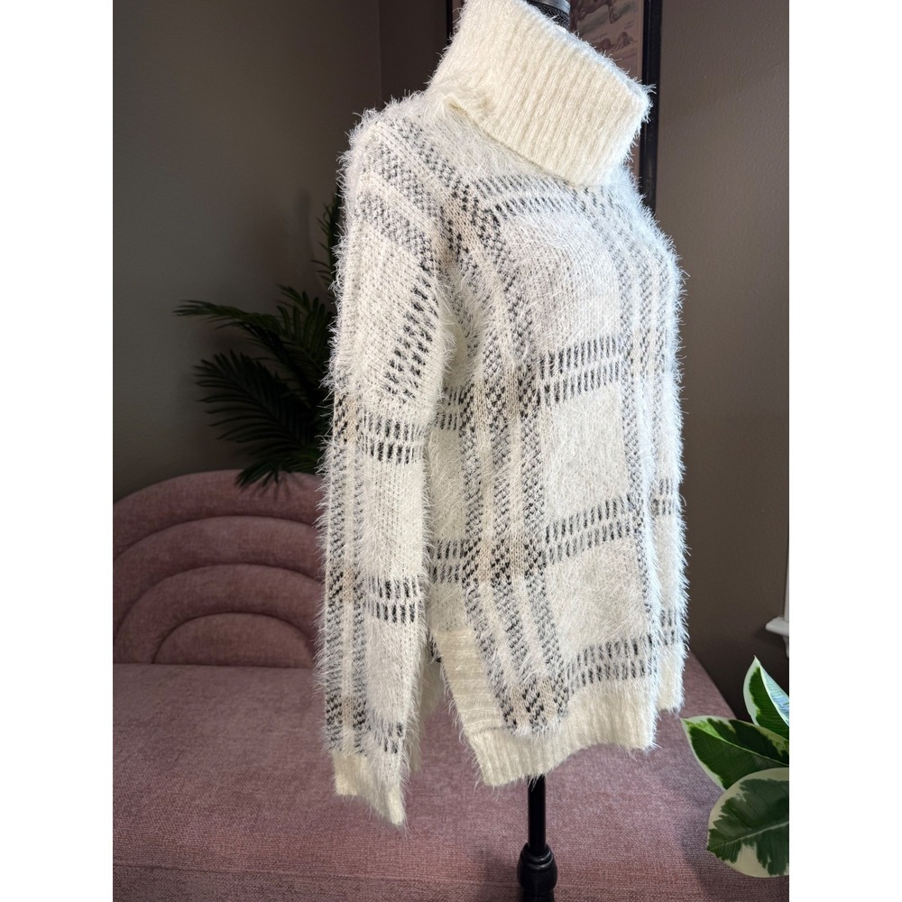 NWT Sanctuary White Check Plaid Fuzzy Knit Turtleneck Sweater Womens Small - Picture 3 of 9